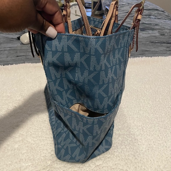 MK purse - Picture 4 of 11